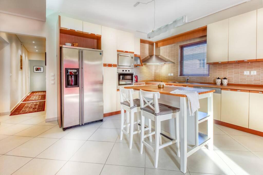 Spacious Apartment In Glyfada Close To The Sea Athena Bagian luar foto