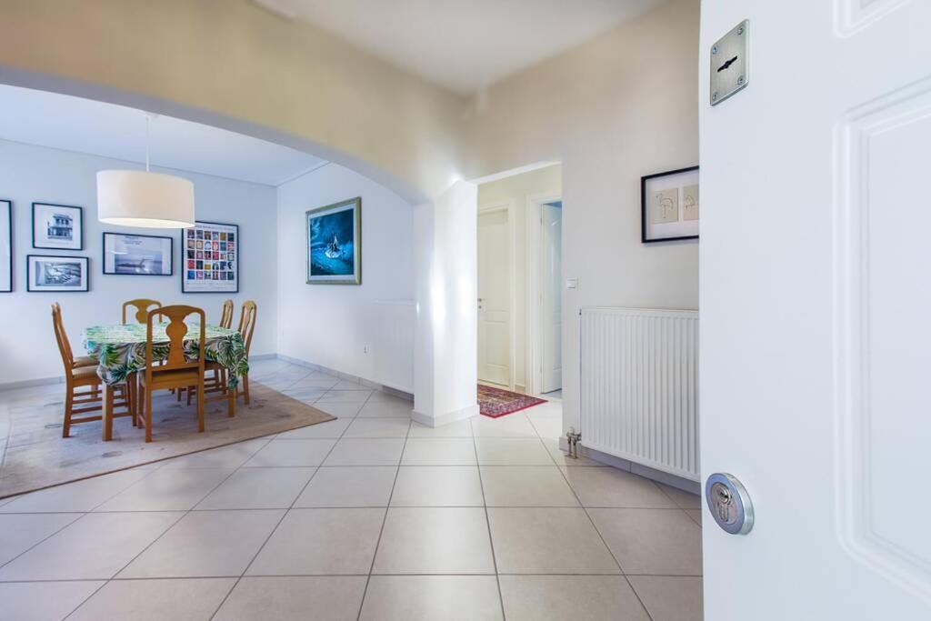 Spacious Apartment In Glyfada Close To The Sea Athena Bagian luar foto