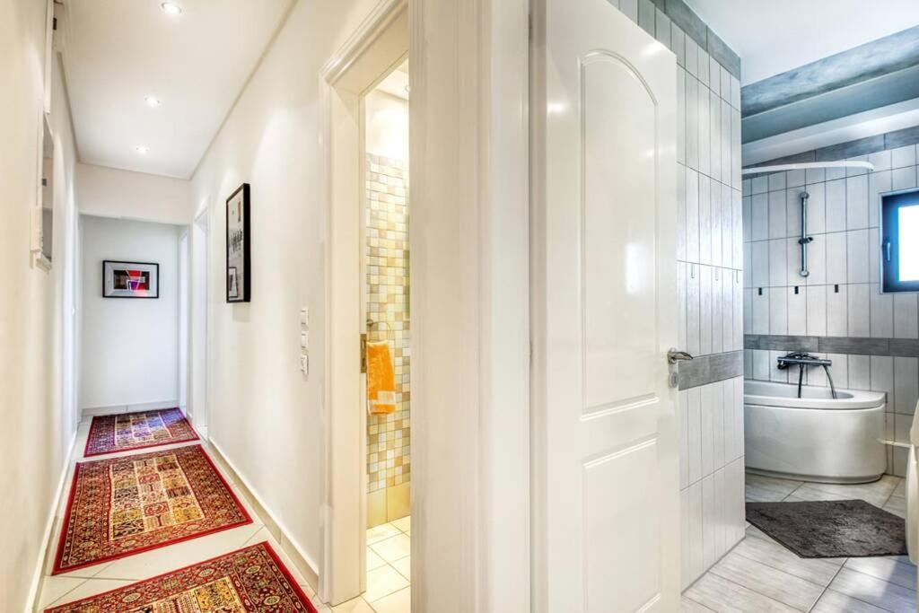 Spacious Apartment In Glyfada Close To The Sea Athena Bagian luar foto